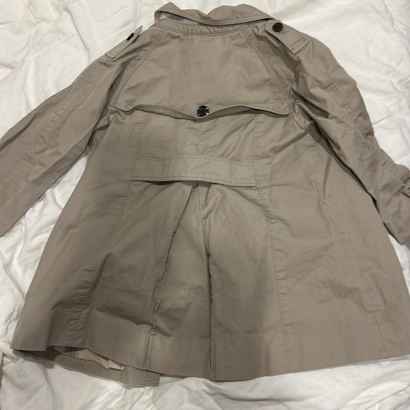 EUC Burberry Trench Coat 18M - Picture 2 of 3